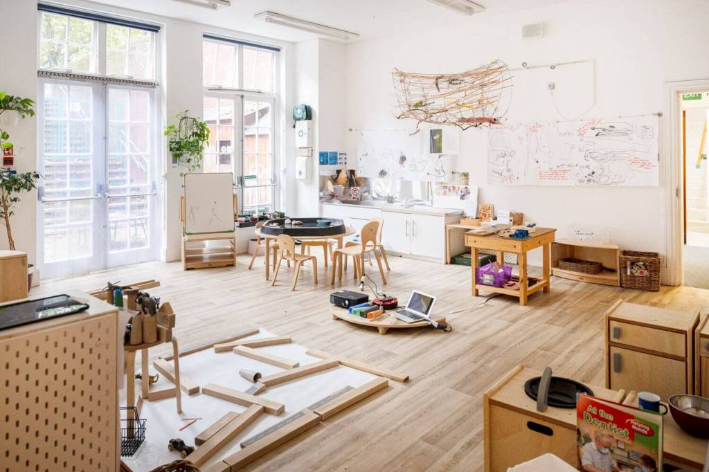 A picture of the classroom environment that children can move freely in for imaginative play, science and mathematics.